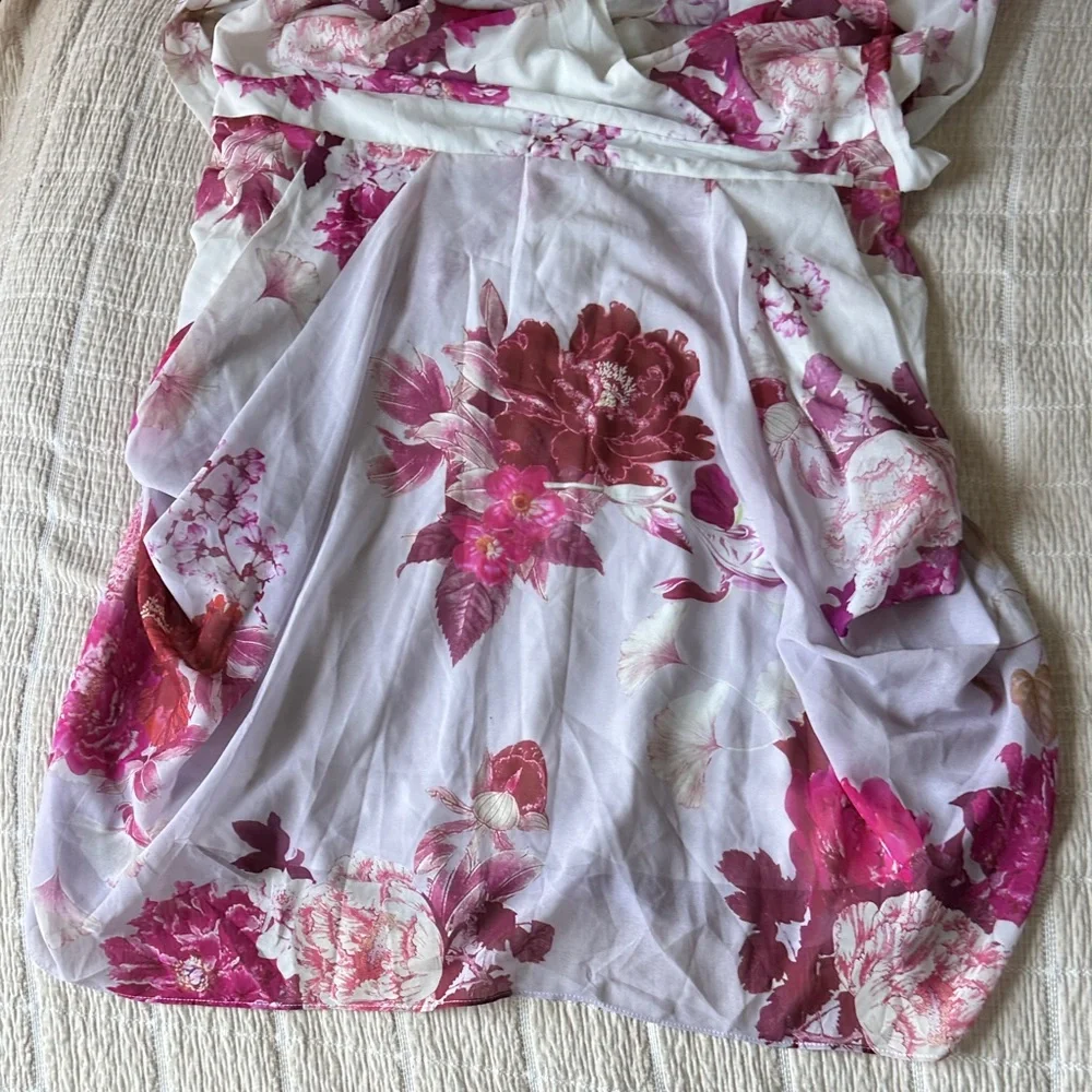 City Chic Sakura faux wrap dress - Picture 2 of 4